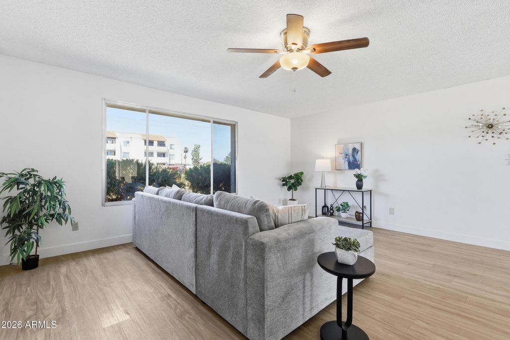 4713 W NORTHERN Avenue, Glendale, AZ 85301 — photo 4