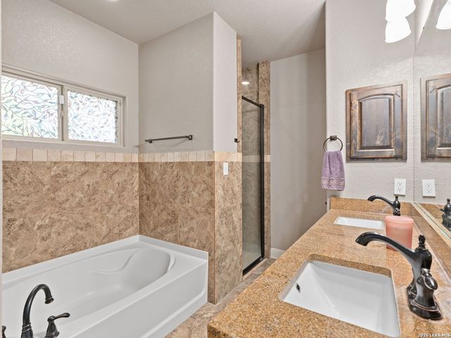 215 County Road 3829, San Antonio, TX 78253