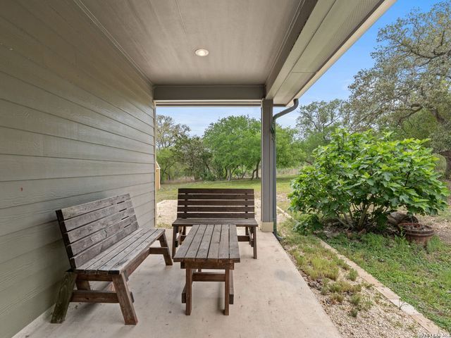 215 County Road 3829, San Antonio, TX 78253
