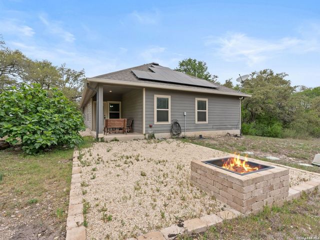215 County Road 3829, San Antonio, TX 78253