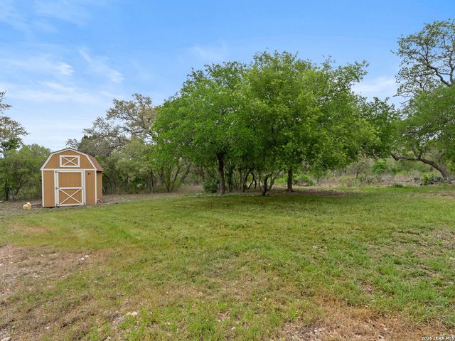 215 County Road 3829, San Antonio, TX 78253