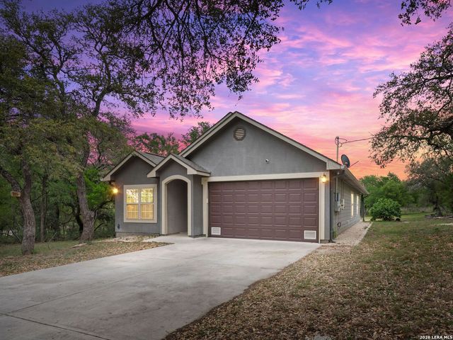 215 County Road 3829, San Antonio, TX 78253