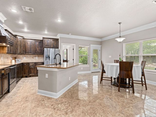 215 County Road 3829, San Antonio, TX 78253