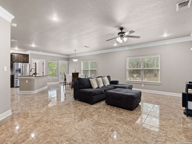 215 County Road 3829, San Antonio, TX 78253