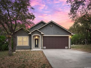 215 County Road 3829, San Antonio, TX 78253