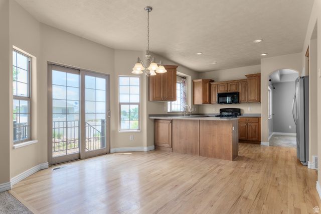 760 E HIDDEN MANOR CIR, Lehi, UT 84043