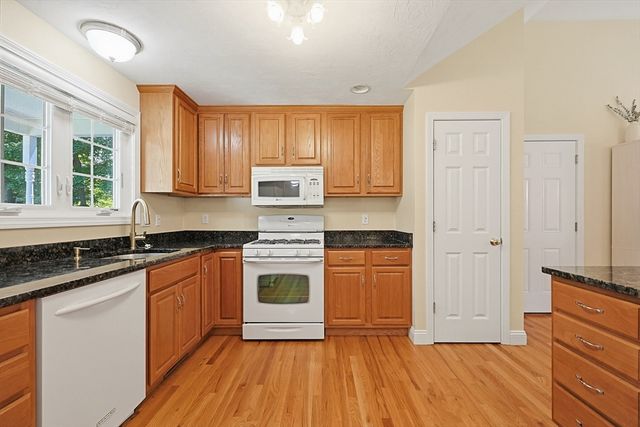 8 Maple Street, Southborough, MA 01745