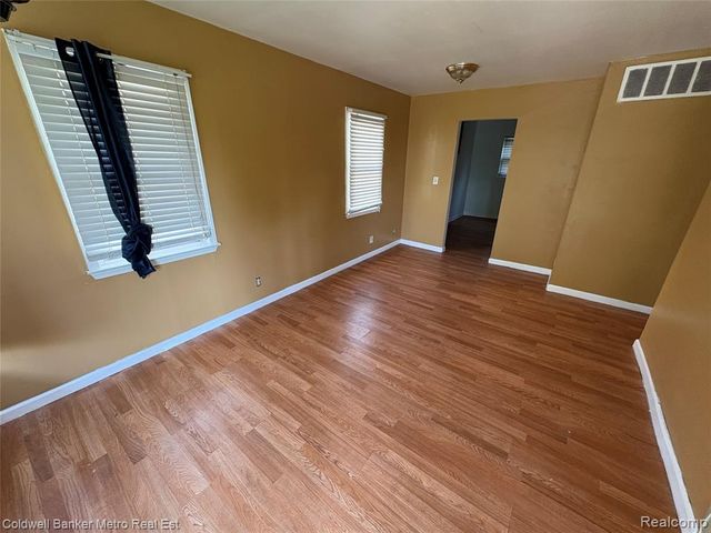 605 Nebraska Avenue, Pontiac, MI 48341