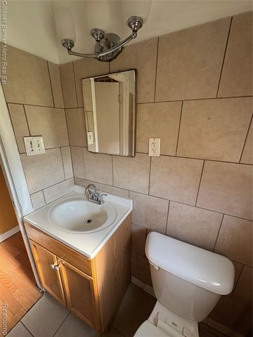 605 Nebraska Avenue, Pontiac, MI 48341