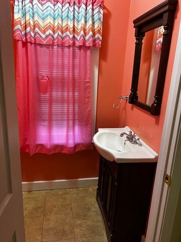 42 Ernest Ave, Worcester, MA 01604