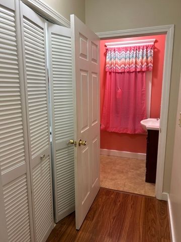 42 Ernest Ave, Worcester, MA 01604