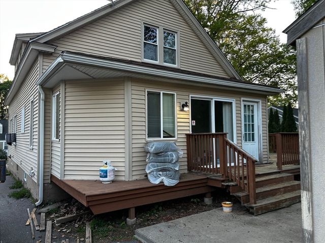 42 Ernest Ave, Worcester, MA 01604
