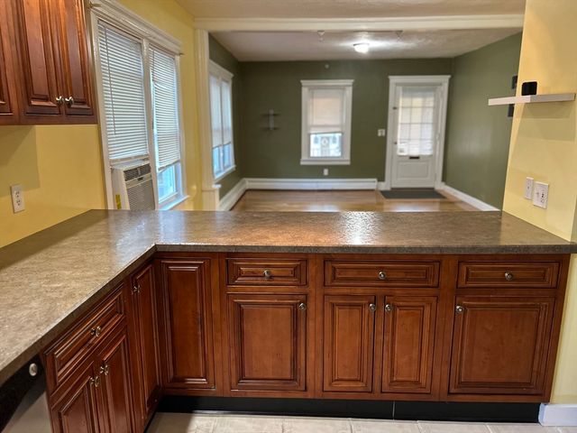 42 Ernest Ave, Worcester, MA 01604