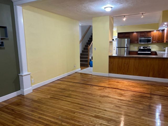 42 Ernest Ave, Worcester, MA 01604