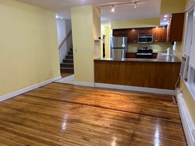 42 Ernest Ave, Worcester, MA 01604