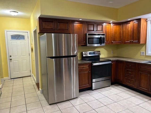 42 Ernest Ave, Worcester, MA 01604