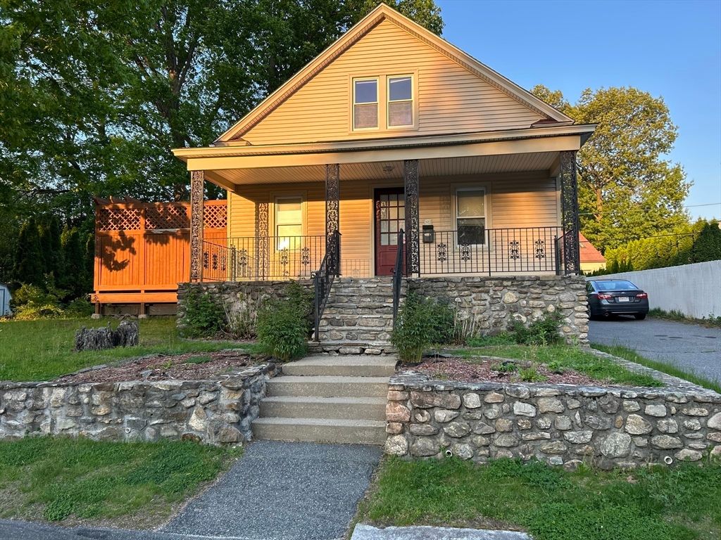 42 Ernest Ave, Worcester, MA 01604