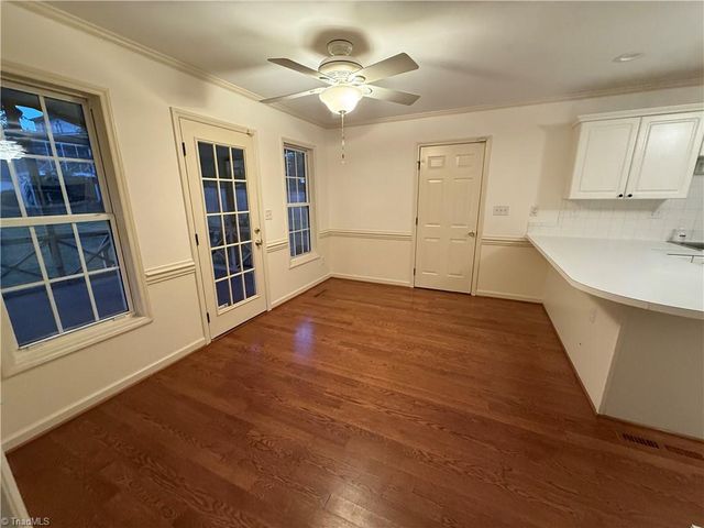 2017 Pembrooke Forest Drive, Winston-salem, NC 27106