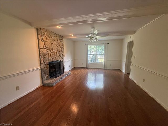 2017 Pembrooke Forest Drive, Winston-salem, NC 27106