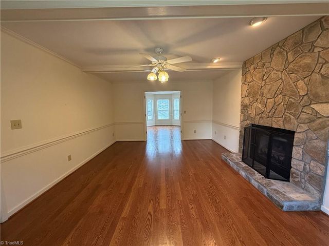 2017 Pembrooke Forest Drive, Winston-salem, NC 27106