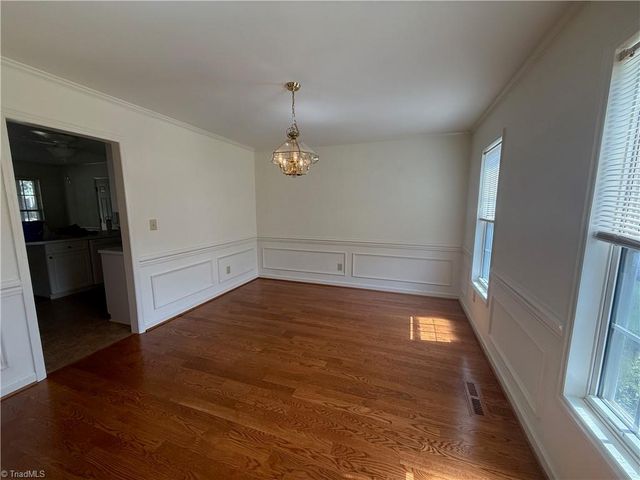 2017 Pembrooke Forest Drive, Winston-salem, NC 27106