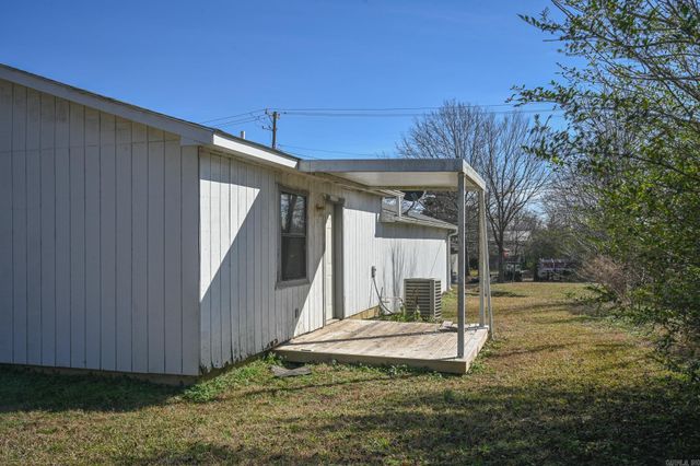 201 Church Ave, Mena, AR 71953