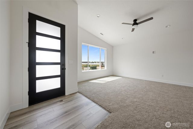 1239 E Mt Hood Street, Othello, WA 99344