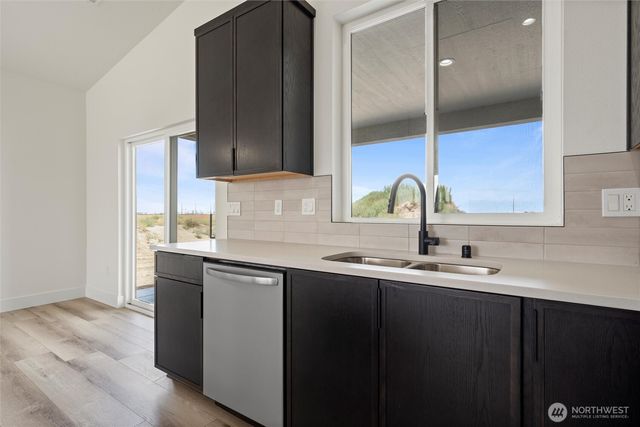 1239 E Mt Hood Street, Othello, WA 99344