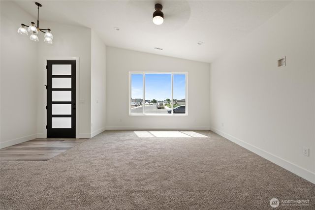 1239 E Mt Hood Street, Othello, WA 99344