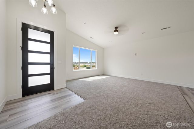 1239 E Mt Hood Street, Othello, WA 99344