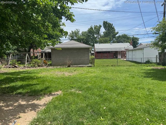 25858 Leach Street, Roseville, MI 48066