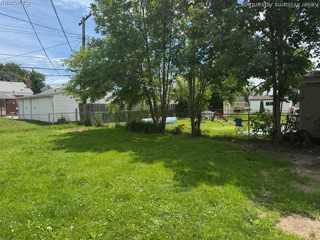 25858 Leach Street, Roseville, MI 48066