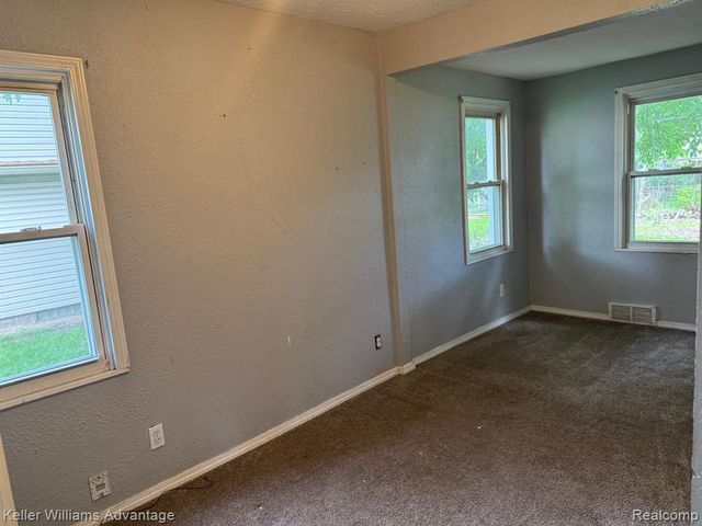 25858 Leach Street, Roseville, MI 48066