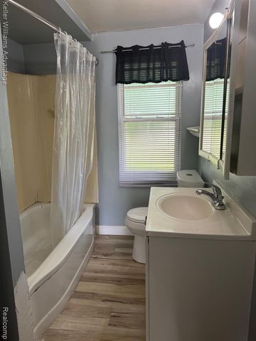 25858 Leach Street, Roseville, MI 48066