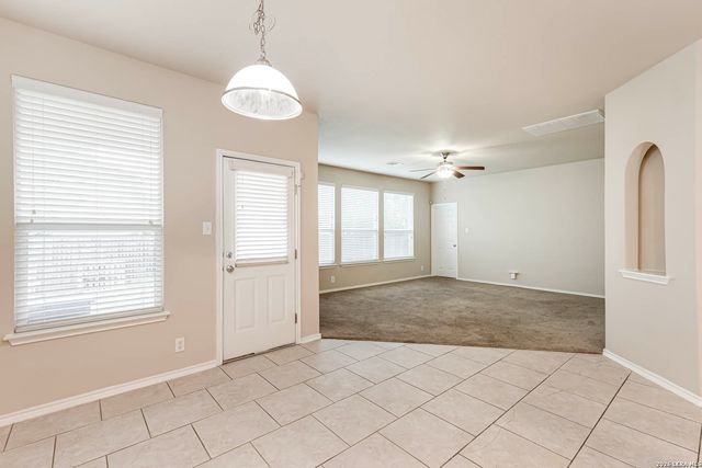 8715 DOVE OAK LN, San Antonio, TX 78254