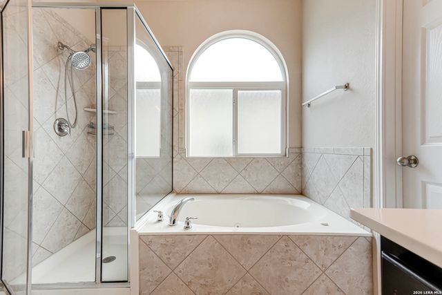 8715 DOVE OAK LN, San Antonio, TX 78254