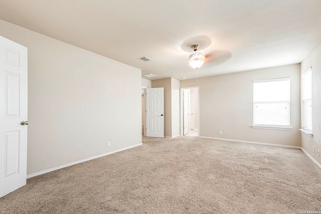 8715 DOVE OAK LN, San Antonio, TX 78254