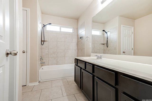 8715 DOVE OAK LN, San Antonio, TX 78254