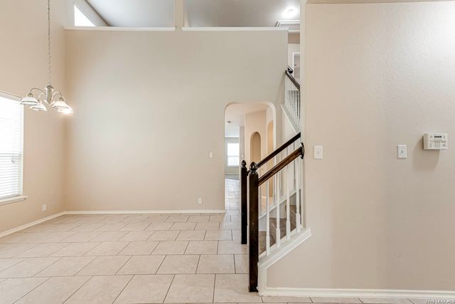 8715 DOVE OAK LN, San Antonio, TX 78254