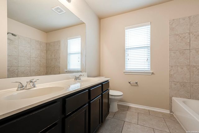 8715 DOVE OAK LN, San Antonio, TX 78254