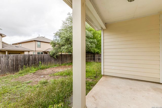8715 DOVE OAK LN, San Antonio, TX 78254