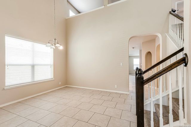 8715 DOVE OAK LN, San Antonio, TX 78254