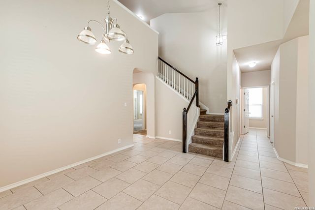 8715 DOVE OAK LN, San Antonio, TX 78254