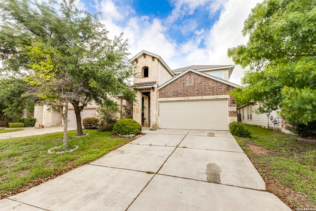 8715 DOVE OAK LN, San Antonio, TX 78254