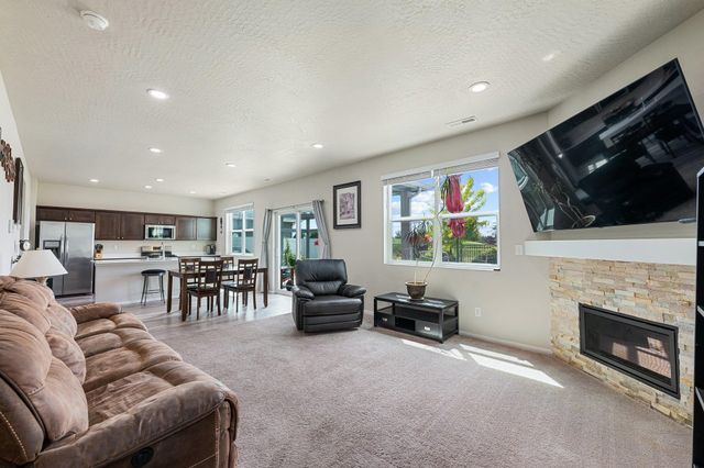 10019 W White Ln, Cheney, WA 99004