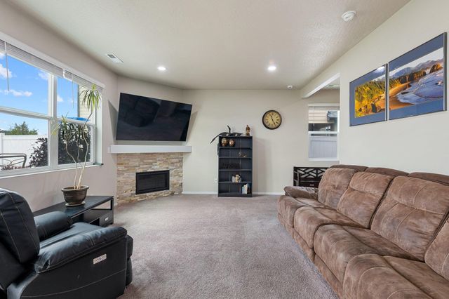 10019 W White Ln, Cheney, WA 99004