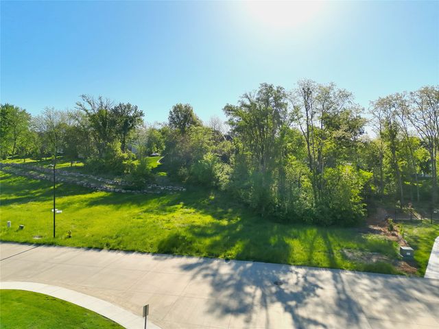 1122 S Wilder Place, West Des Moines, IA 50266