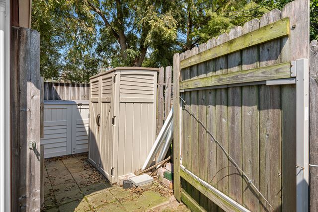 126 W 28th Avenue, Coal Valley, IL 61240