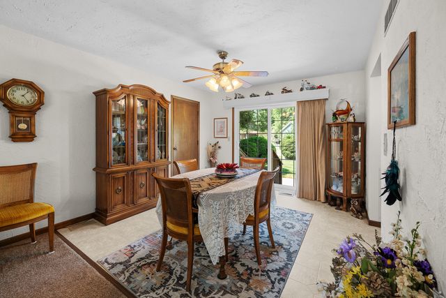126 W 28th Avenue, Coal Valley, IL 61240