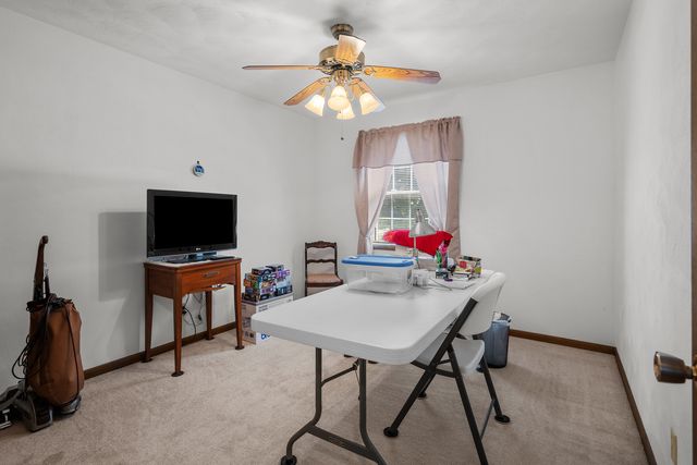 126 W 28th Avenue, Coal Valley, IL 61240
